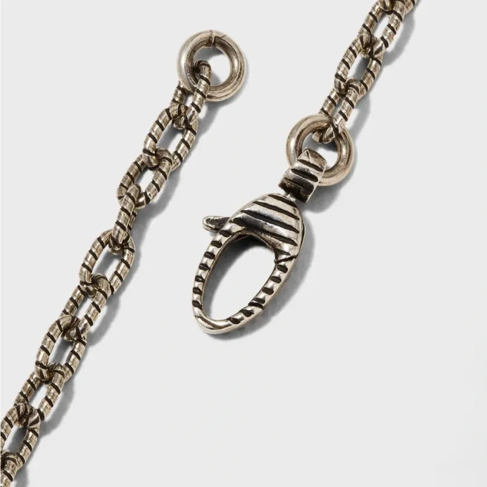 Gucci Textured Interlocking G Pendant Necklace Silver